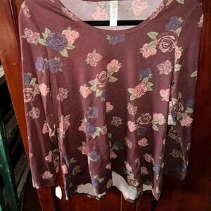 Lularoe small burgundy long sleeve Lynnae t-shirt with roses. NWT. Hi/lo hem